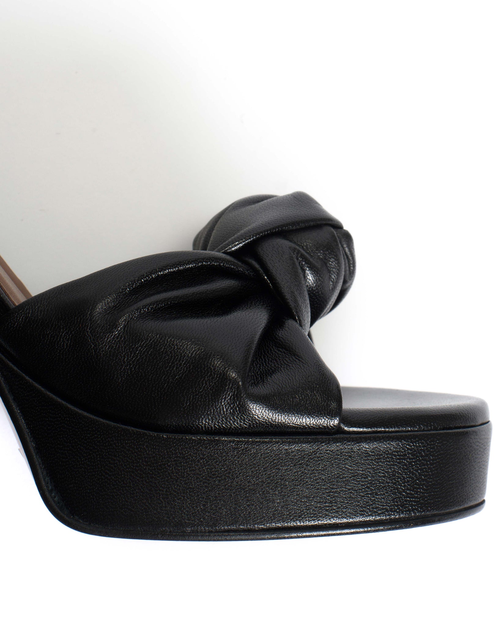 Aliza 85 platform Shiny lamb Black