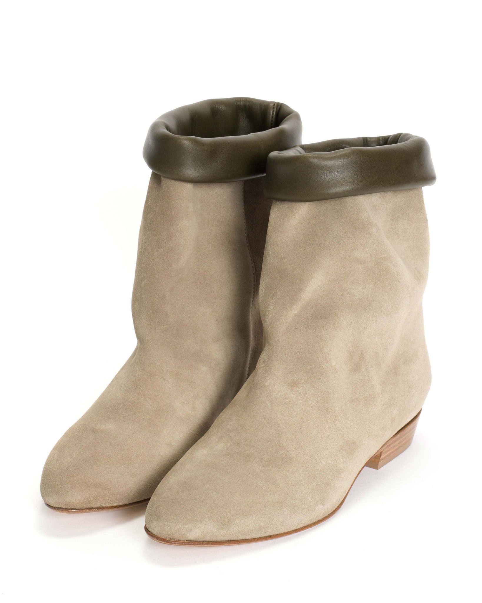 Daisy 20 Calf suede & sleek leather Sage grey & olive green - Anonymous Copenhagen