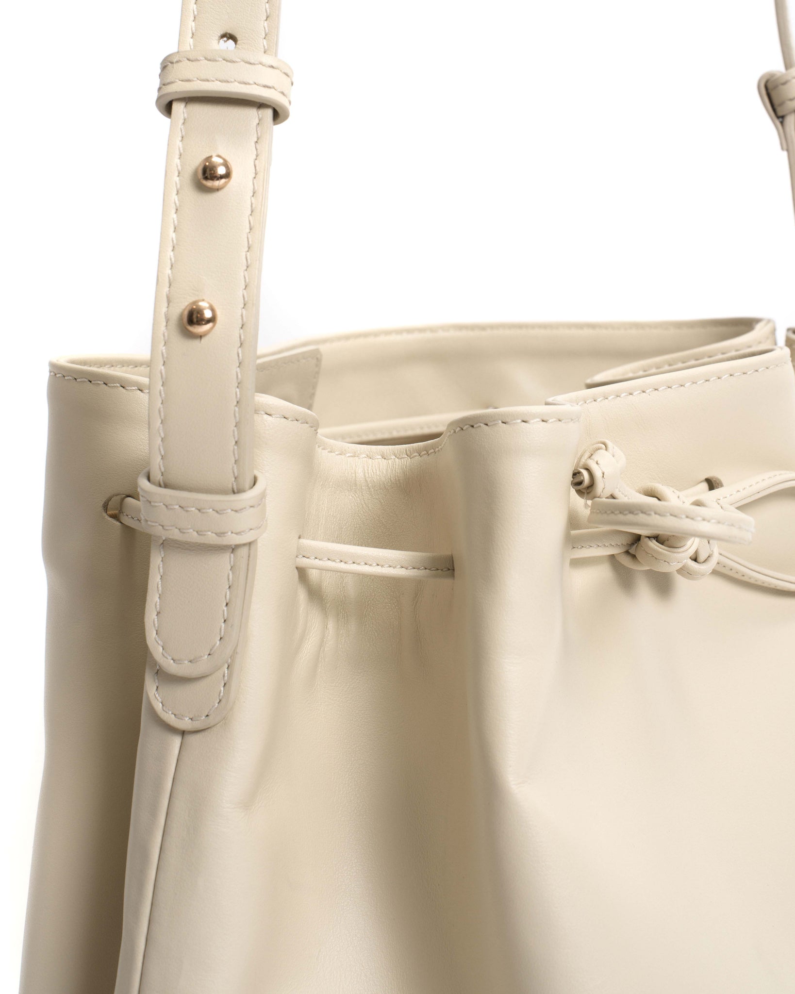 Kacey grand bucket bag Soft calf White sand