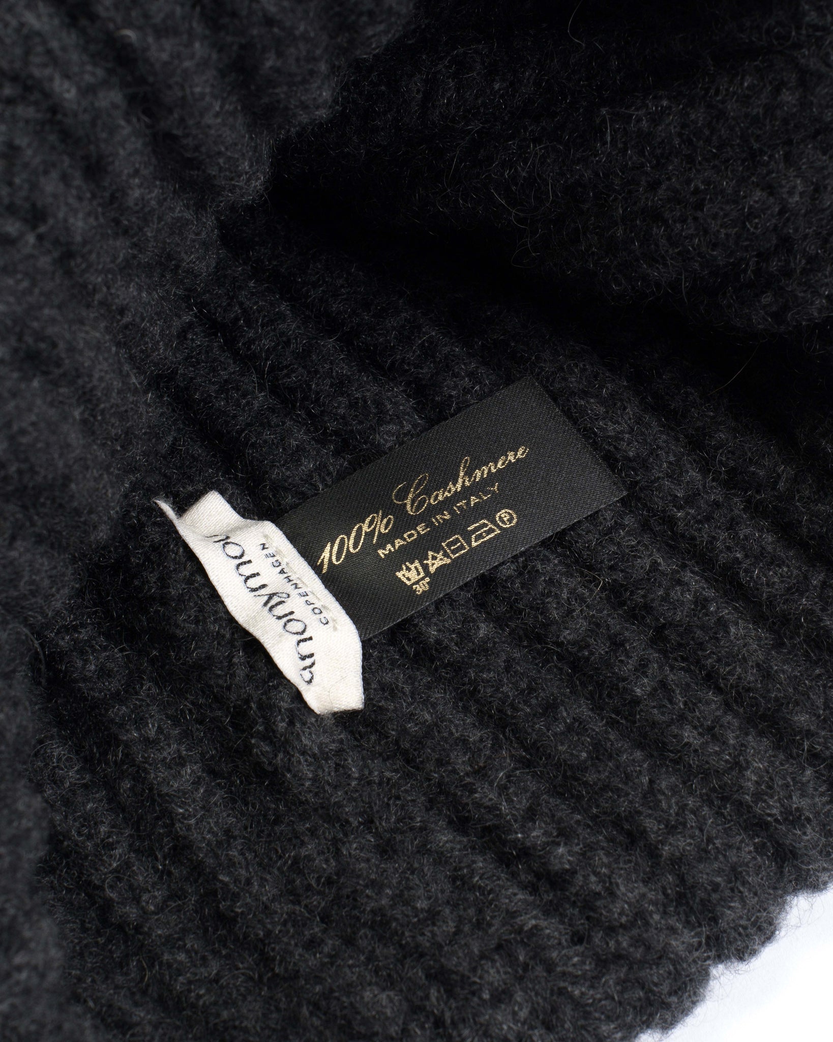 Sandra beanie 100% cashmere Dark grey