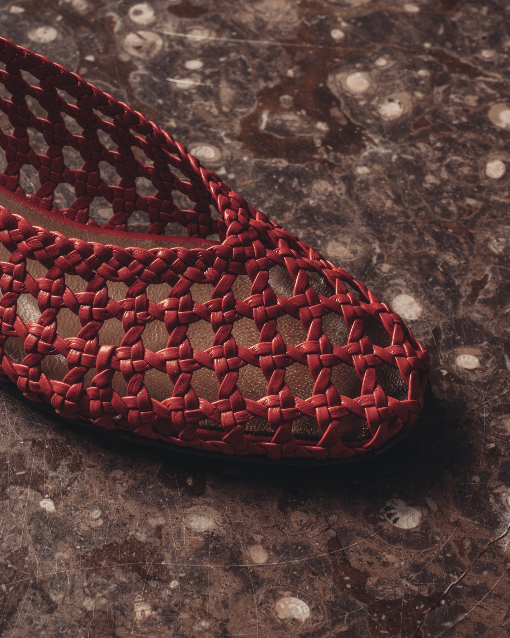 Sessi 10 Hand-braided leather Ruby red - Anonymous Copenhagen